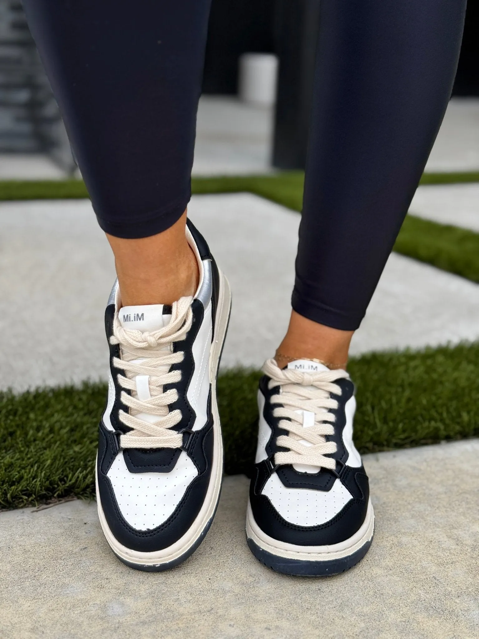 Payton Sneaker (Black)